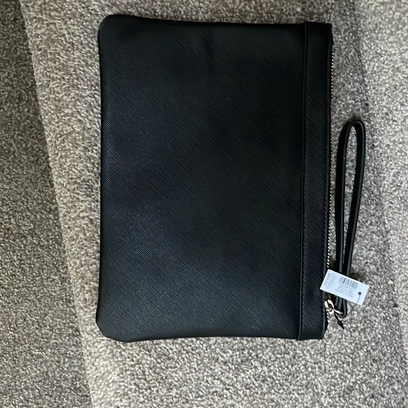 NWT wristlet White House black market - Picture 2 of 3